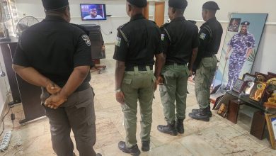 Arresrted police
