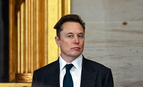 Musk02832